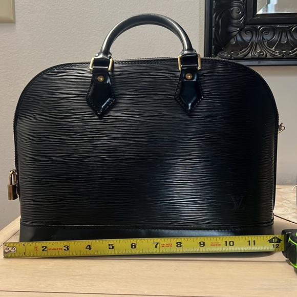 Louis Vuitton Alma Pm Epi Leather - Picture 3 of 6